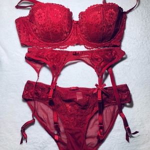 Lace bra, panty and garter belt set